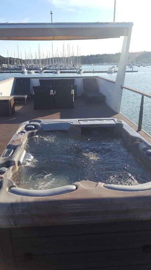 Floating House - Arena 2 Villa Pula Dış mekan fotoğraf